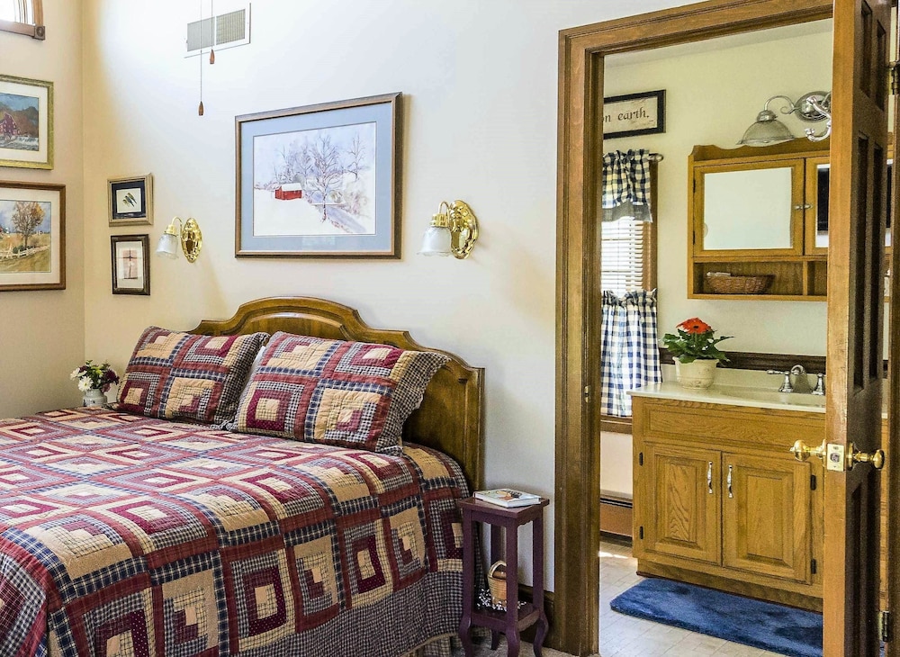 Red Cardinal Bed and Breakfast, Carlisle Red Cardinal Bed and Breakfast, Carlisle