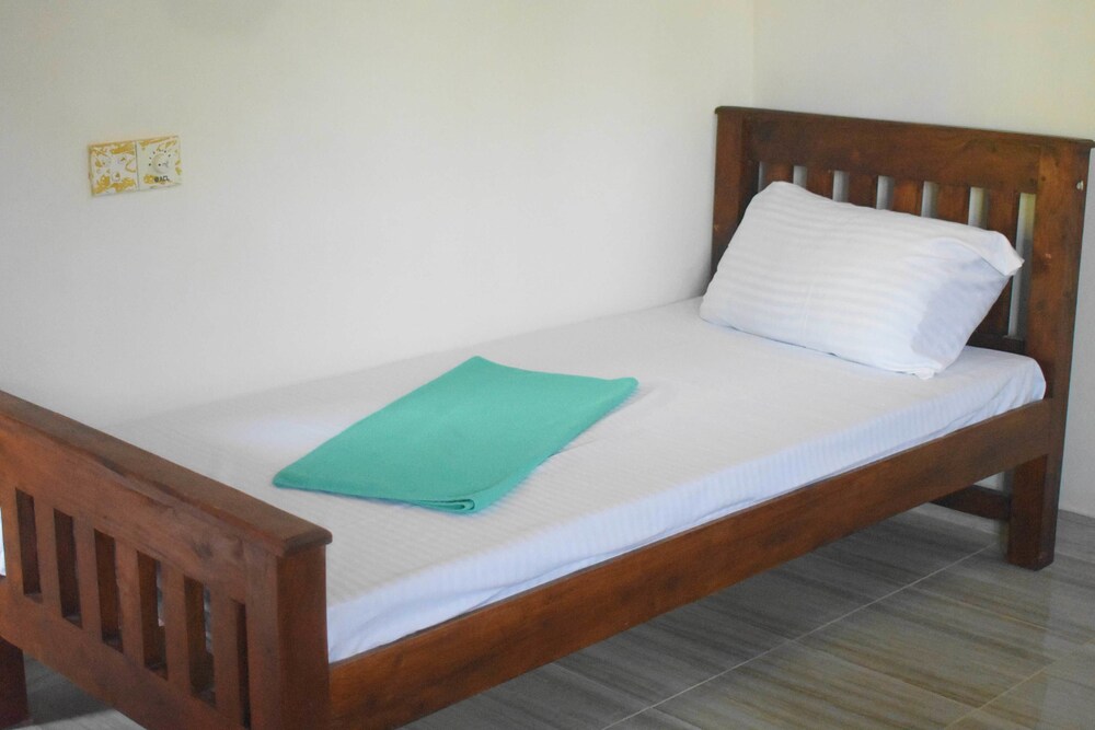 Yoho Lakeside Villa, Anuradhapura Yoho Lakeside Villa, Anuradhapura