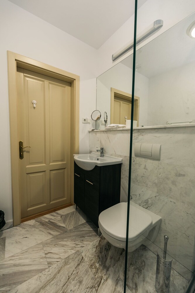 YellowBoot Aparthotel, Sibiu YellowBoot Aparthotel, Sibiu