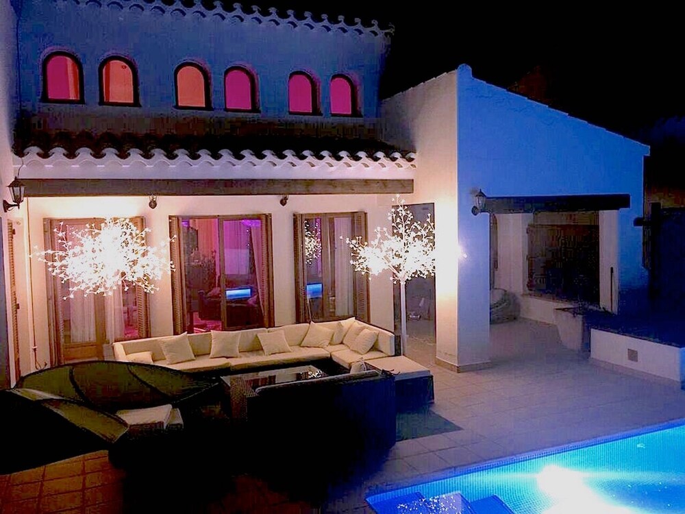 Luxury Eco-villa in the El Valle Golf Resort With Private Pool, Garden, Murcia Luxury Eco-villa in the El Valle Golf Resort With Private Pool, Garden, Murcia