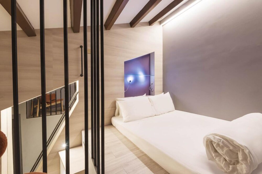 Eighteen By Three Cabins, Singapore Eighteen By Three Cabins, Singapore