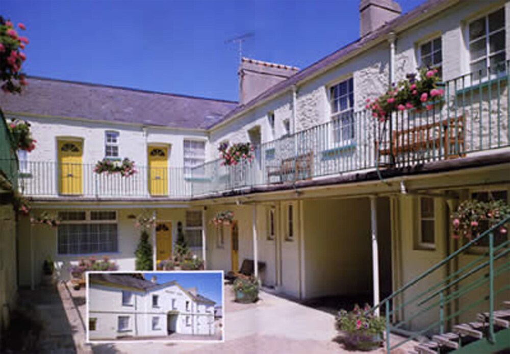 Trinity Mews, Torquay Trinity Mews, Torquay