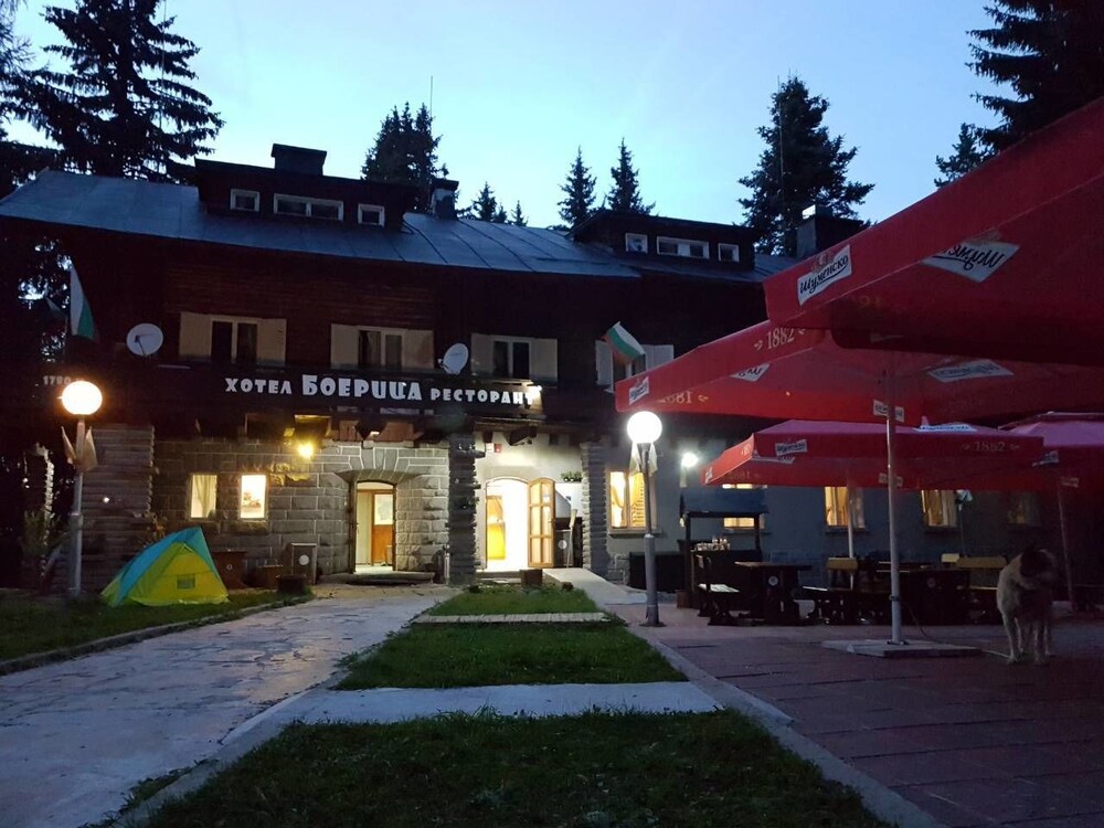 BOERIZA, Sofia BOERIZA, Sofia