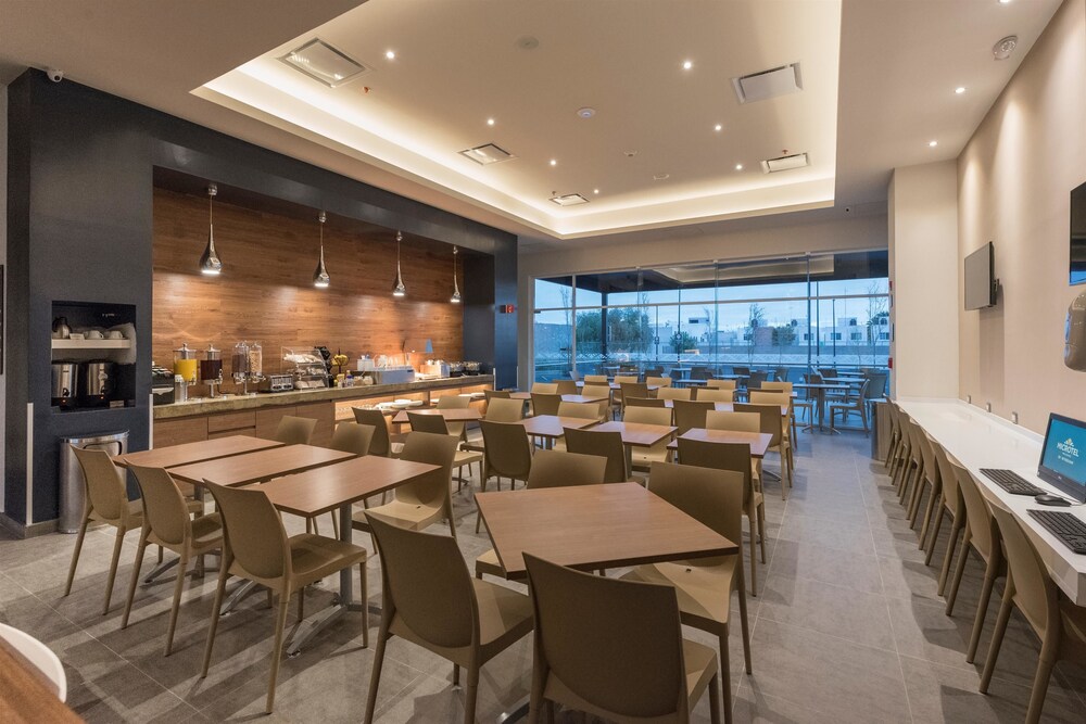 Microtel Inn & Suites by Wyndham, San Luis Potosi Microtel Inn & Suites by Wyndham, San Luis Potosi