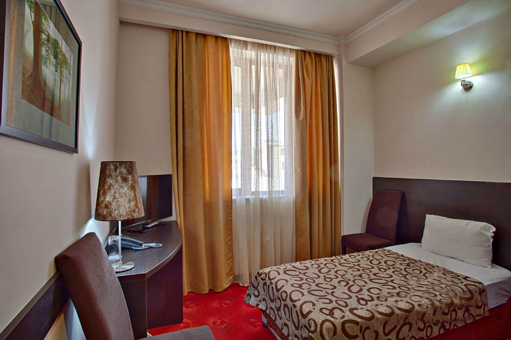 Regineh Hotel, Yerevan Regineh Hotel, Yerevan