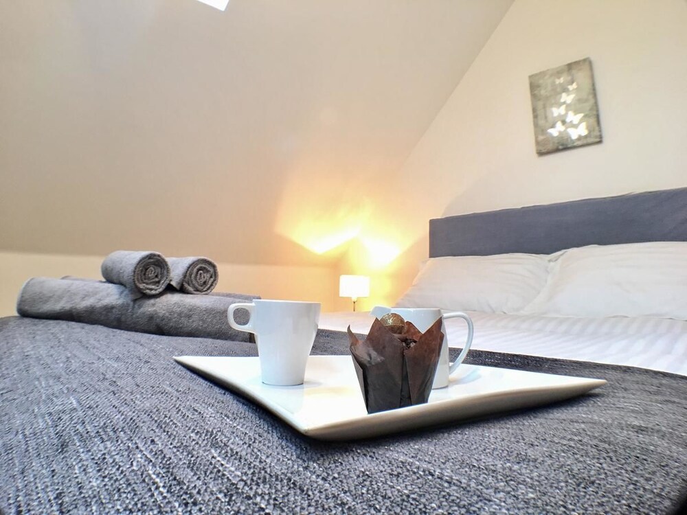 Luxurious Wessex Apartment, Reading Luxurious Wessex Apartment, Reading