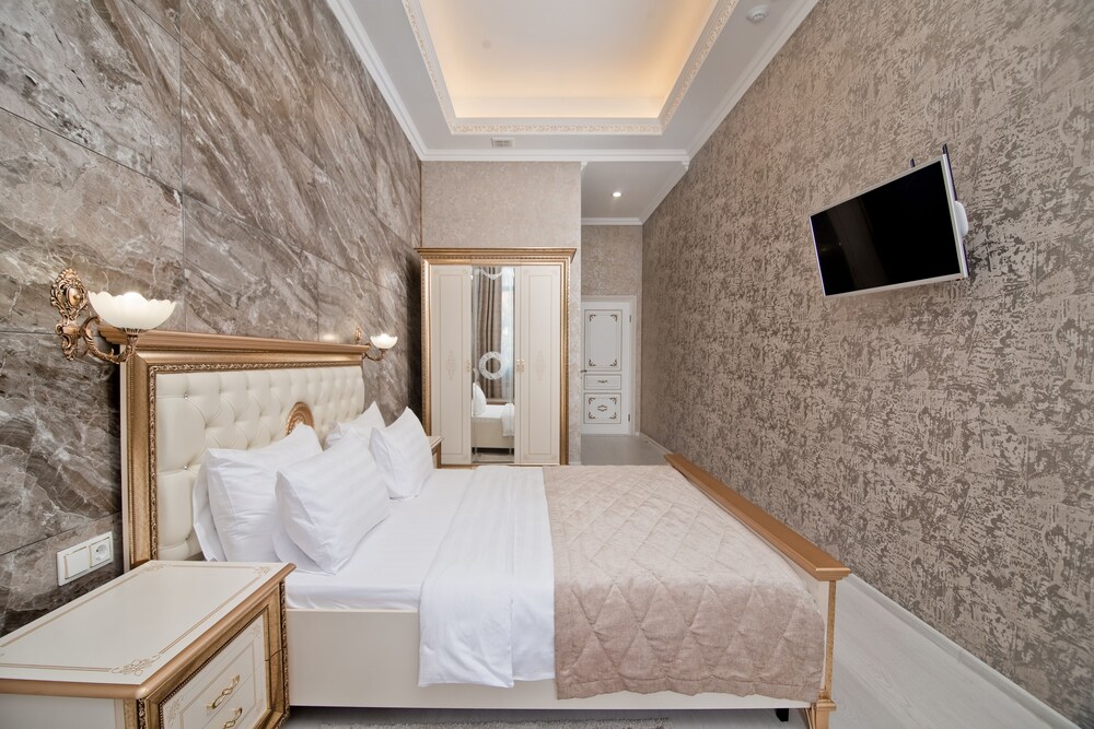 Apart-Hotel Grand Gallery - Tap to explore photos