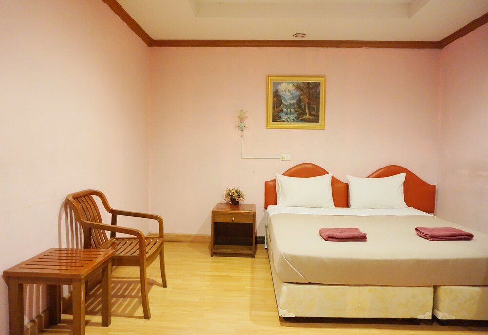 Max One House Bangkok 6 4 Price Address Reviews