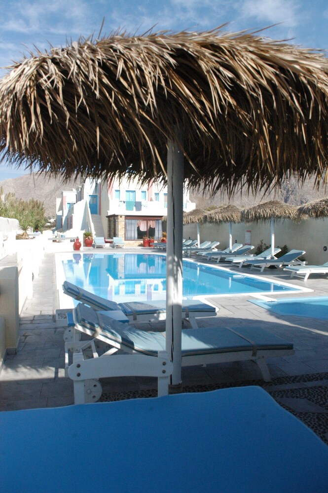 Sea La Vie Beachfront Suites - Tap to explore photos
