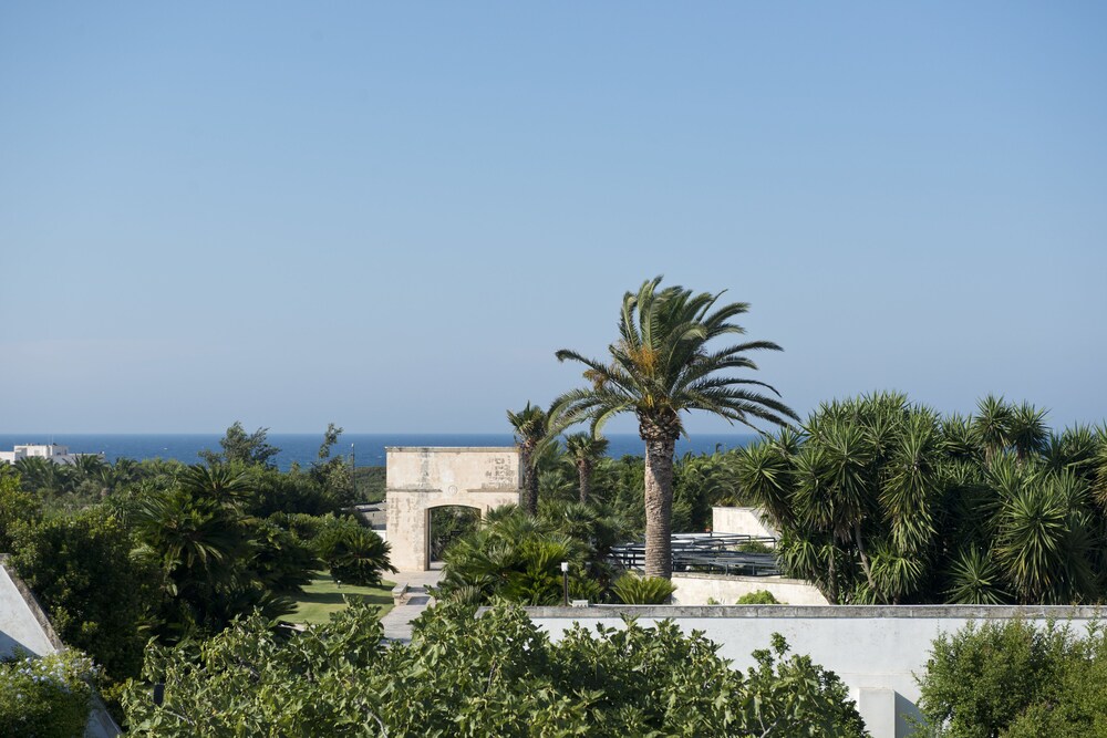 Grand Hotel Masseria Santa Lucia, Ostuni Grand Hotel Masseria Santa Lucia, Ostuni
