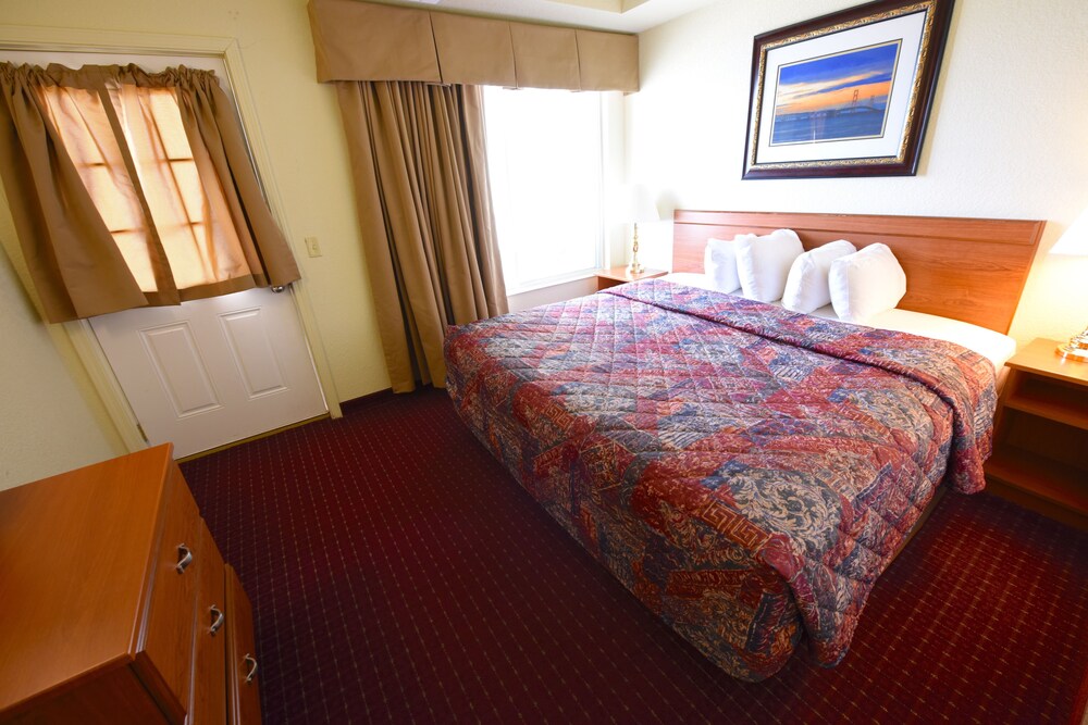 Mackinaw Beach & Bay Inn & Suites, Mackinaw City Mackinaw Beach & Bay Inn & Suites, Mackinaw City