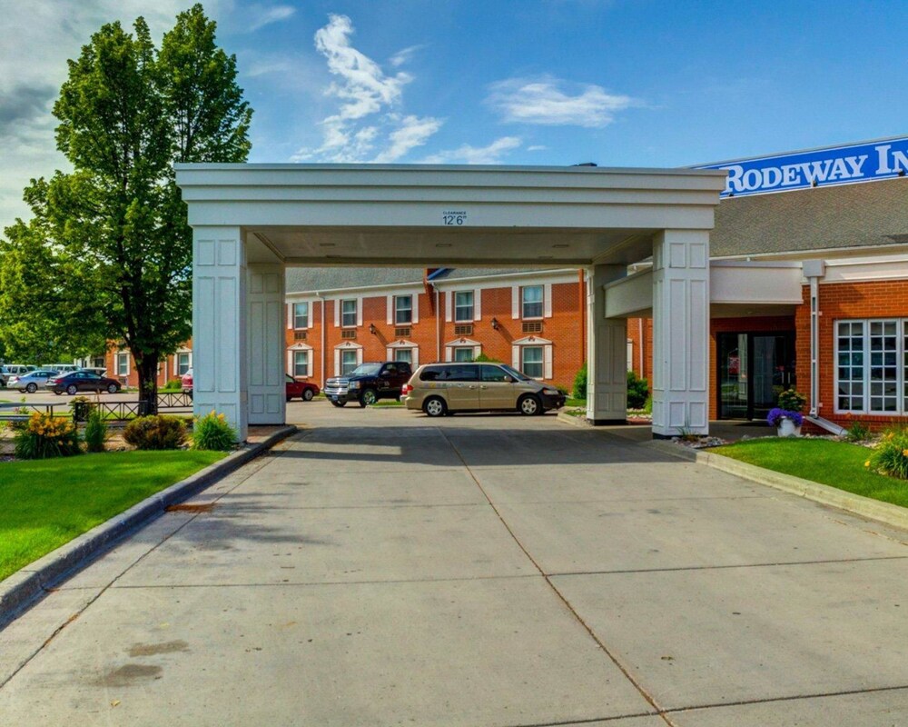 Rodeway Inn, Grand Forks Rodeway Inn, Grand Forks