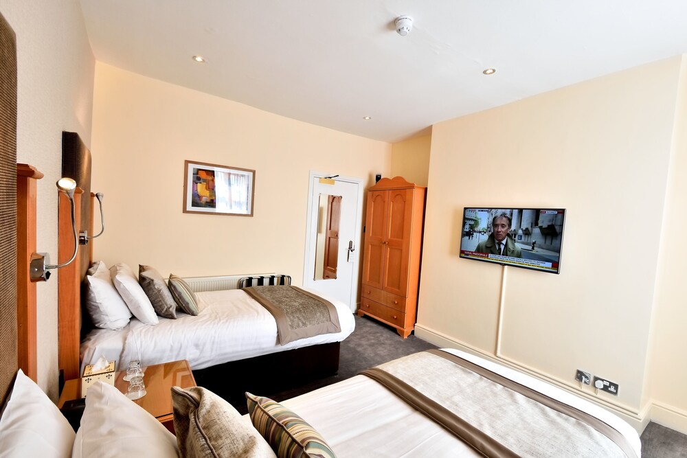 Queens Court Hotel, Exeter Queens Court Hotel, Exeter