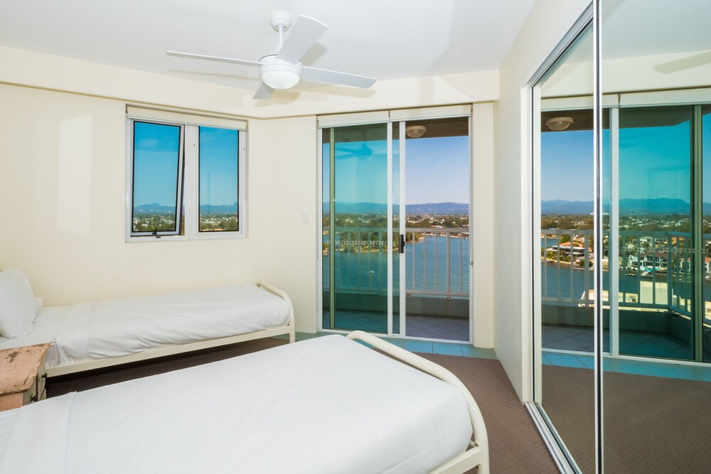 Emerald Surfers, Gold Coast Emerald Surfers, Gold Coast