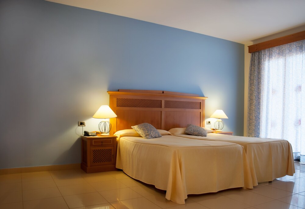 Grand Muthu Golf Plaza Hotel & Spa, Tenerife Grand Muthu Golf Plaza Hotel & Spa, Tenerife