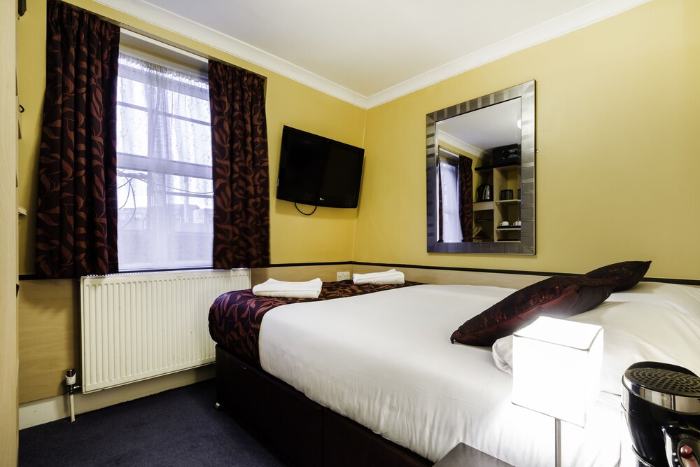 Tudor Court Hotel, London Tudor Court Hotel, London