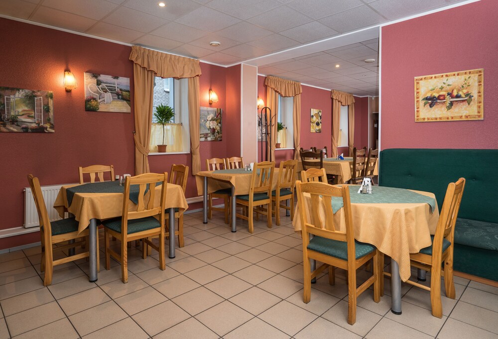 Lillekula Hotel, Tallinn Lillekula Hotel, Tallinn