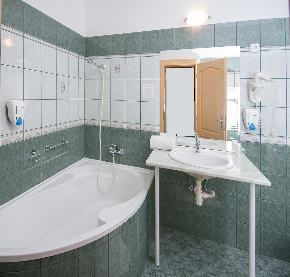 Platan Hotel, Debrecen Platan Hotel, Debrecen
