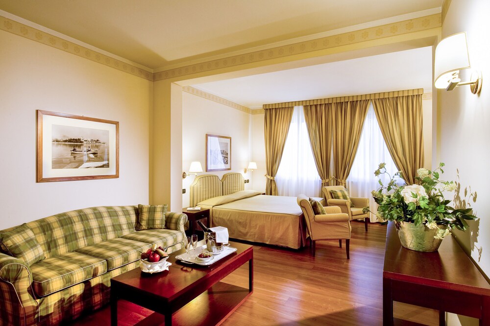Hotel Sirmione e Promessi Sposi, Lake Garda Hotel Sirmione e Promessi Sposi, Lake Garda