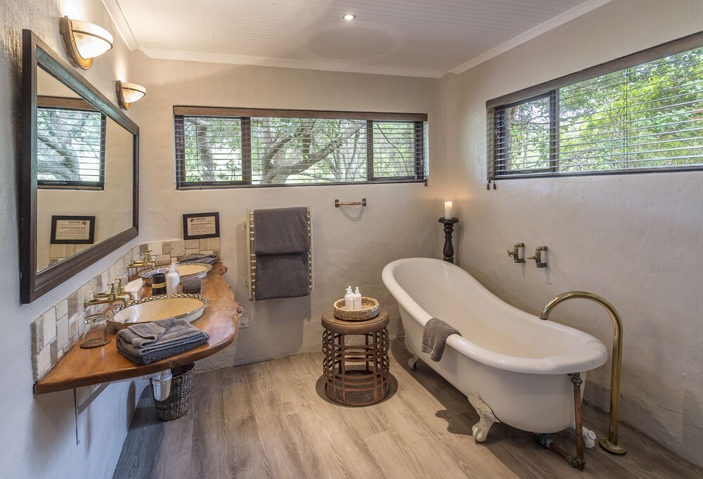 Kariega Game Reserve - River Lodge, Eastern Cape Kariega Game Reserve - River Lodge, Eastern Cape
