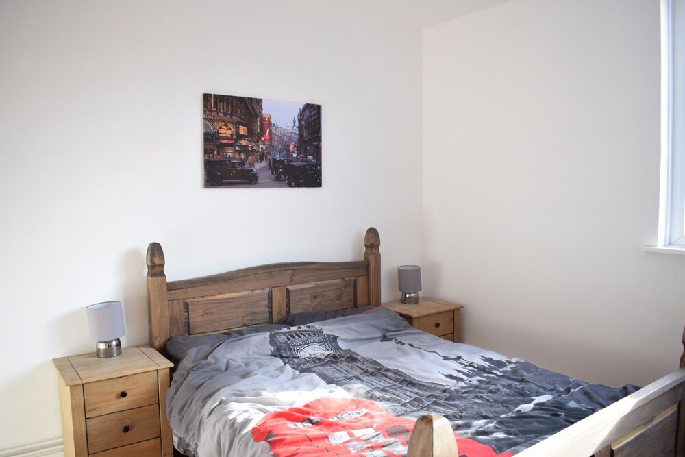 1 Bedroom Apartment Opposite Shoreditch Park London Price