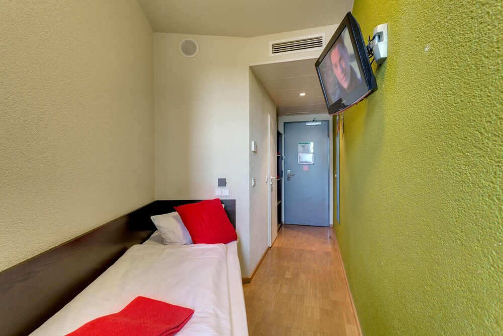 MEININGER Hotel Berlin Central Station, Berlin MEININGER Hotel Berlin Central Station, Berlin