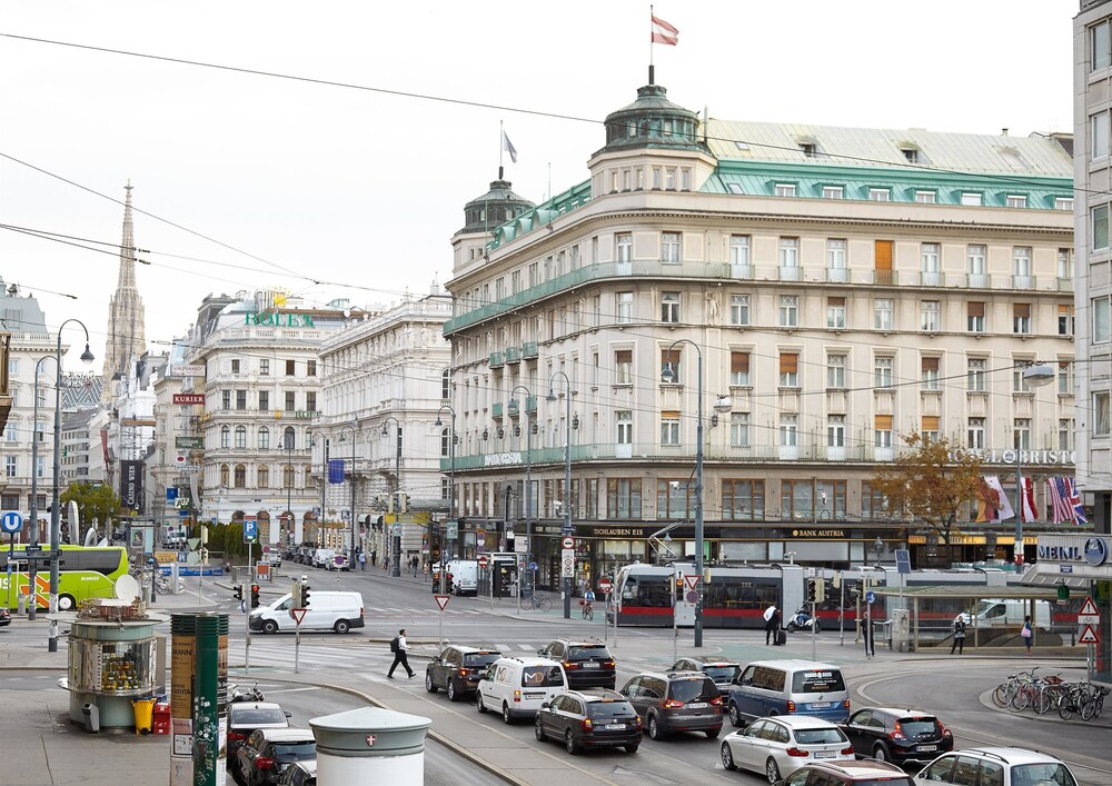 Derag Livinghotel an der Oper Derag Livinghotel an der Oper