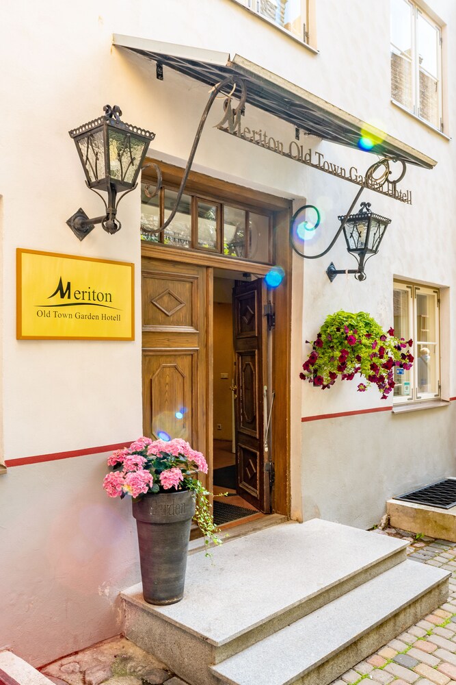 Meriton Old Town Garden Hotel, Tallinn Meriton Old Town Garden Hotel, Tallinn