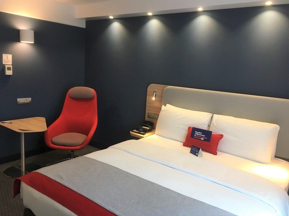 Holiday Inn Express Zurich Airport, Zurich Holiday Inn Express Zurich Airport, Zurich