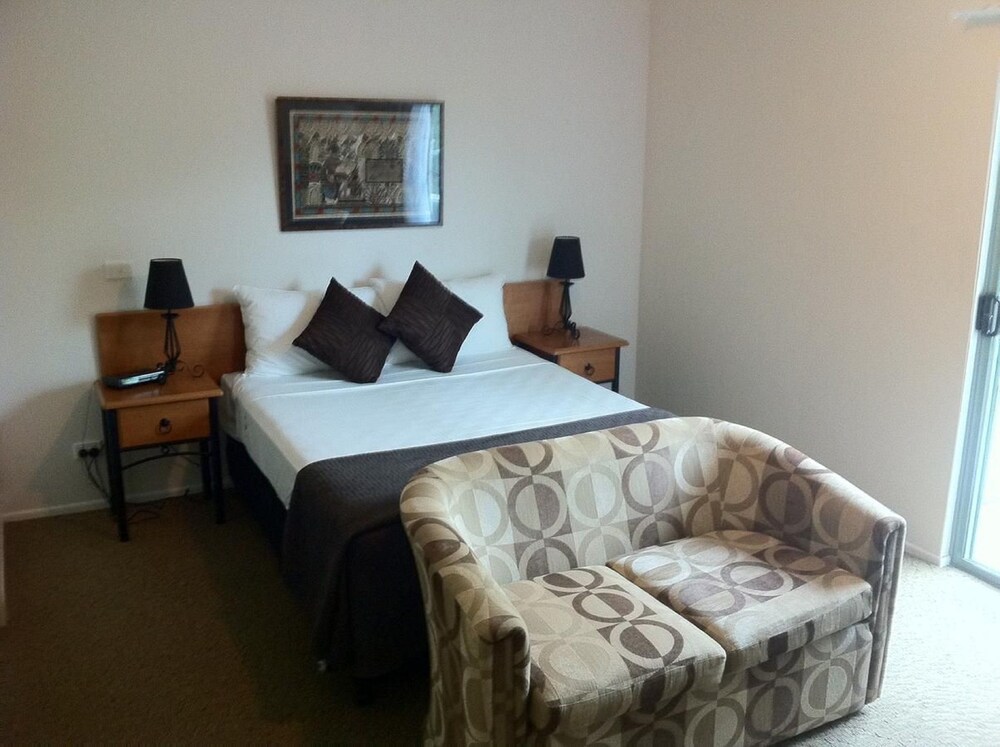 Heritage Cairns, Cairns Heritage Cairns, Cairns