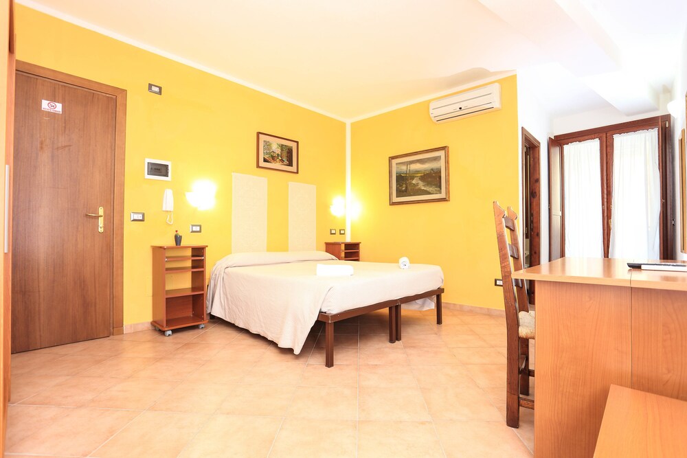 Hotel Villa Piras, Alghero Hotel Villa Piras, Alghero