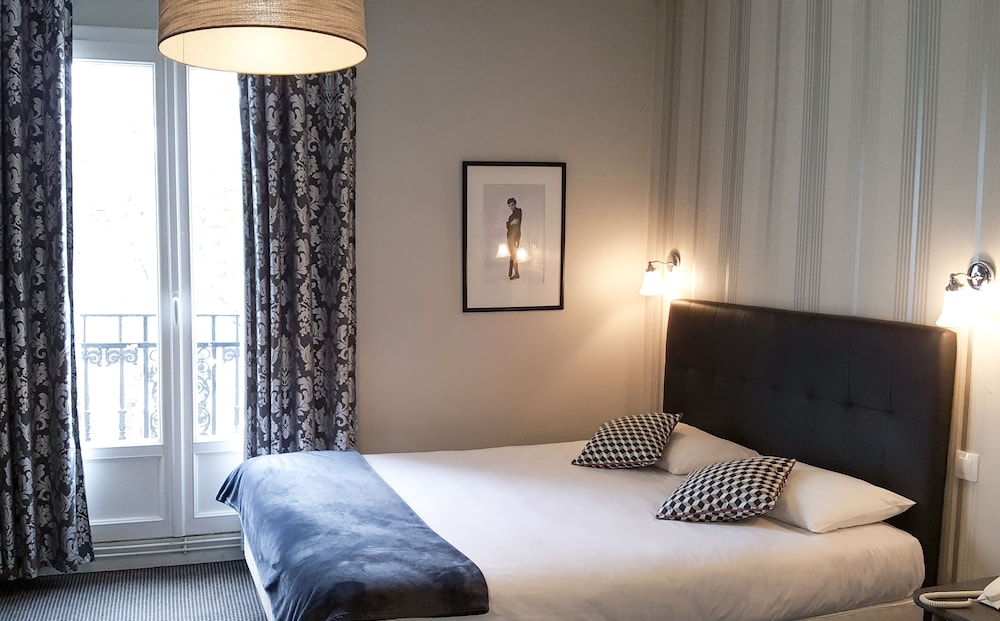 Mirabeau, Tours Mirabeau, Tours