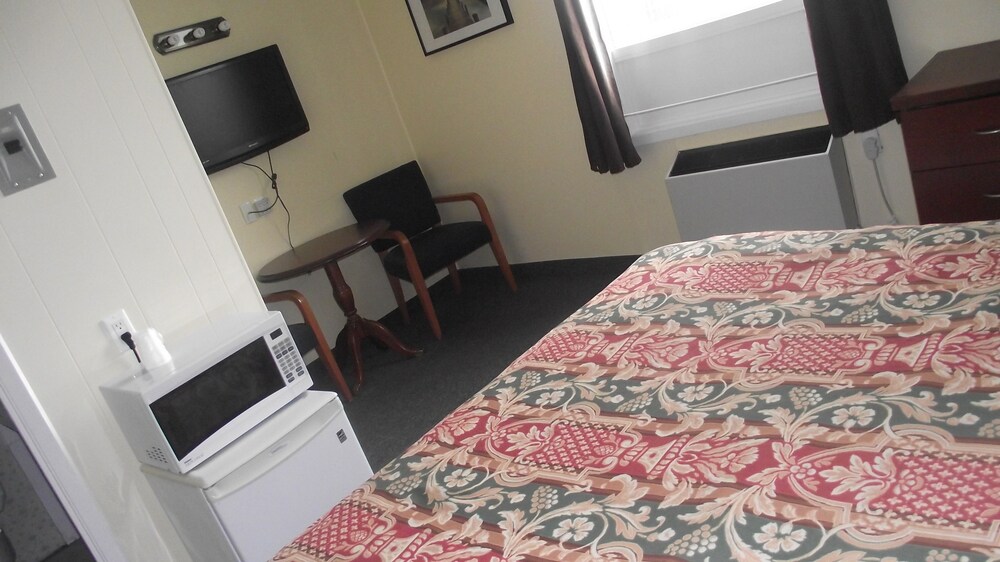 Empress Inn and Suites by Elevate Rooms, Niagara Falls Empress Inn and Suites by Elevate Rooms, Niagara Falls