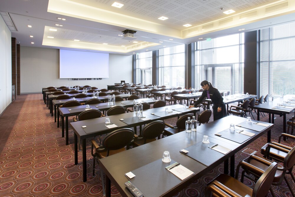 Van der Valk Airporthotel Düsseldorf, Dusseldorf Van der Valk Airporthotel Düsseldorf, Dusseldorf