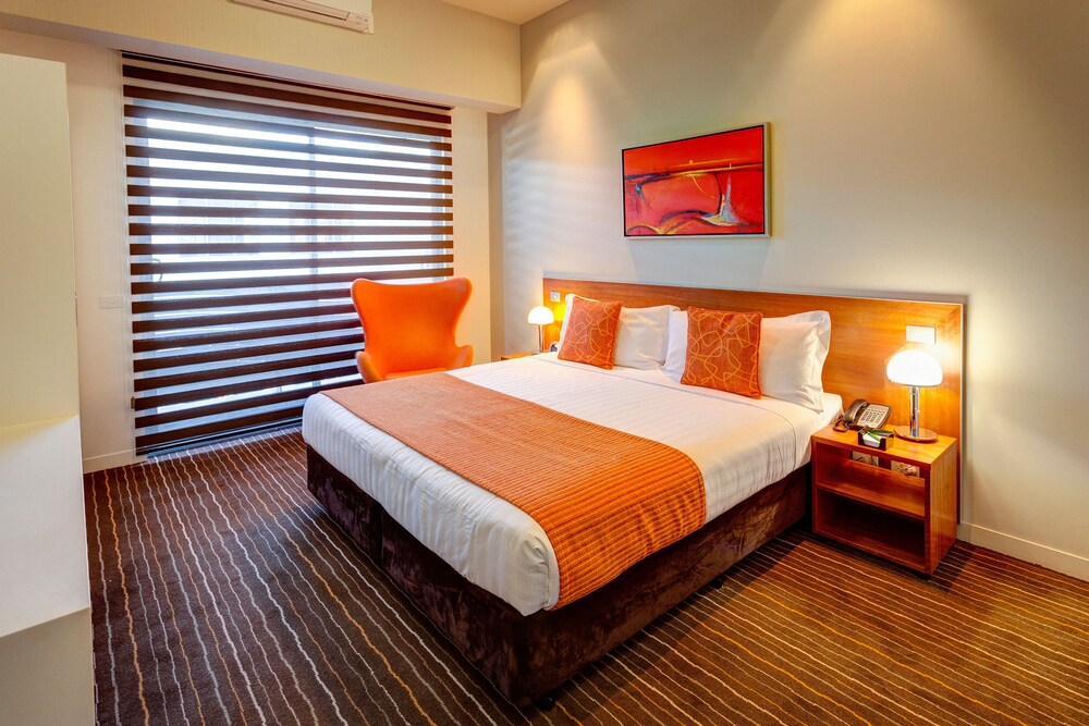 Mantra Charles Hotel, Launceston Mantra Charles Hotel, Launceston