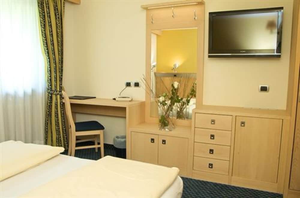 Alexander Charme Hotel, Livigno Alexander Charme Hotel, Livigno