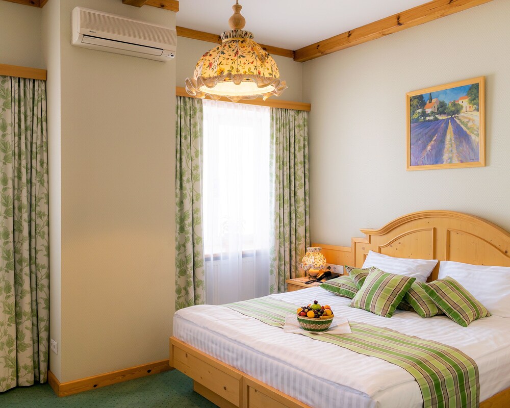 Landhaus Hotel, Kiev Landhaus Hotel, Kiev
