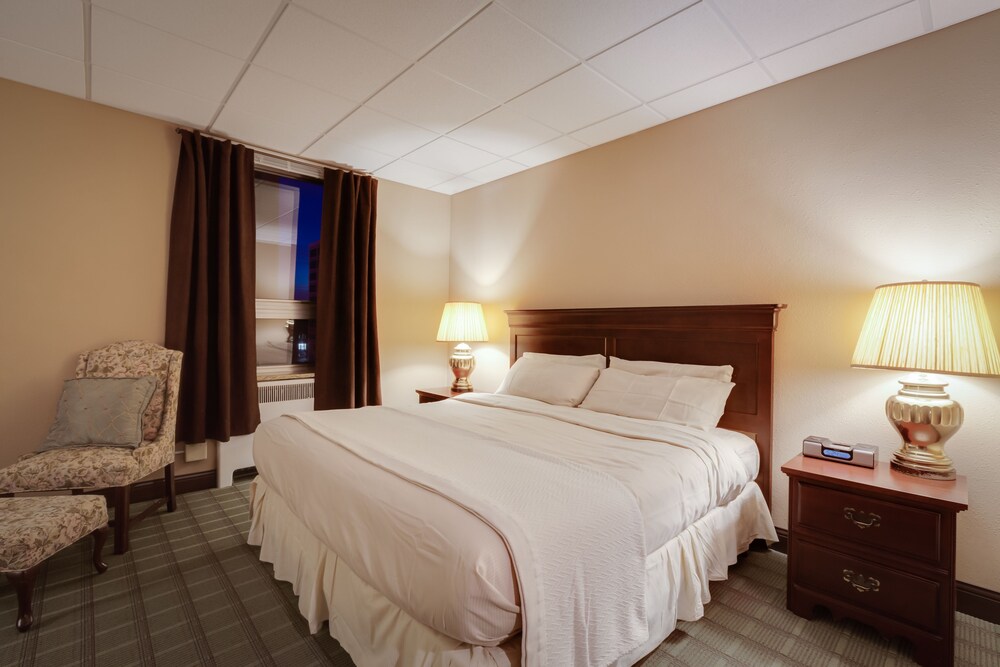 Milwaukee Athletic Club, Milwaukee Milwaukee Athletic Club, Milwaukee