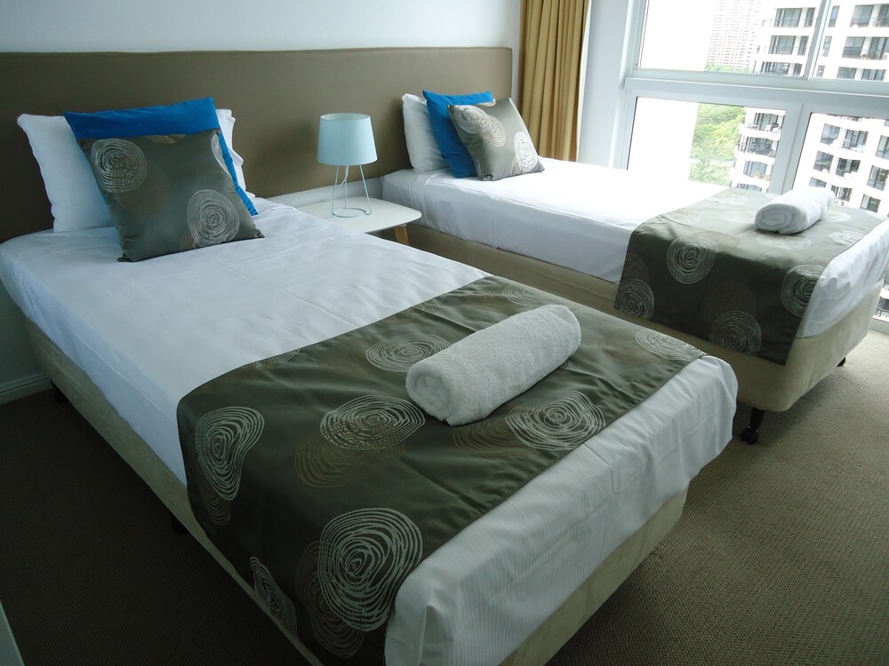 Crest Apartments, Gold Coast Crest Apartments, Gold Coast