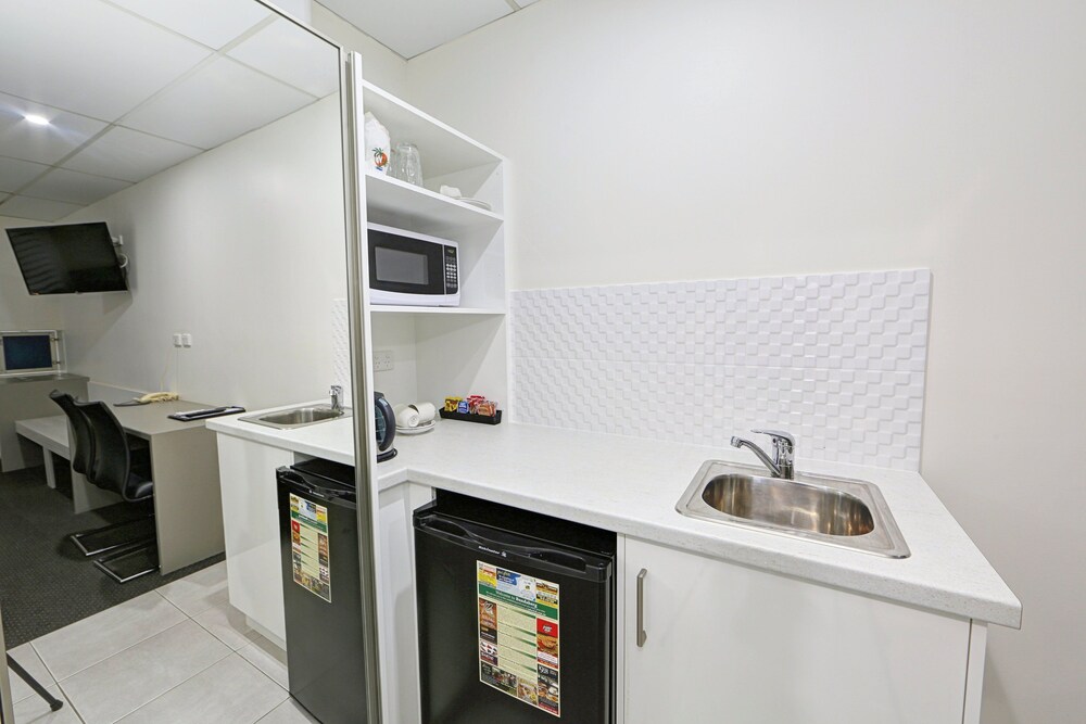 Chalet Motor Inn, Bundaberg Chalet Motor Inn, Bundaberg
