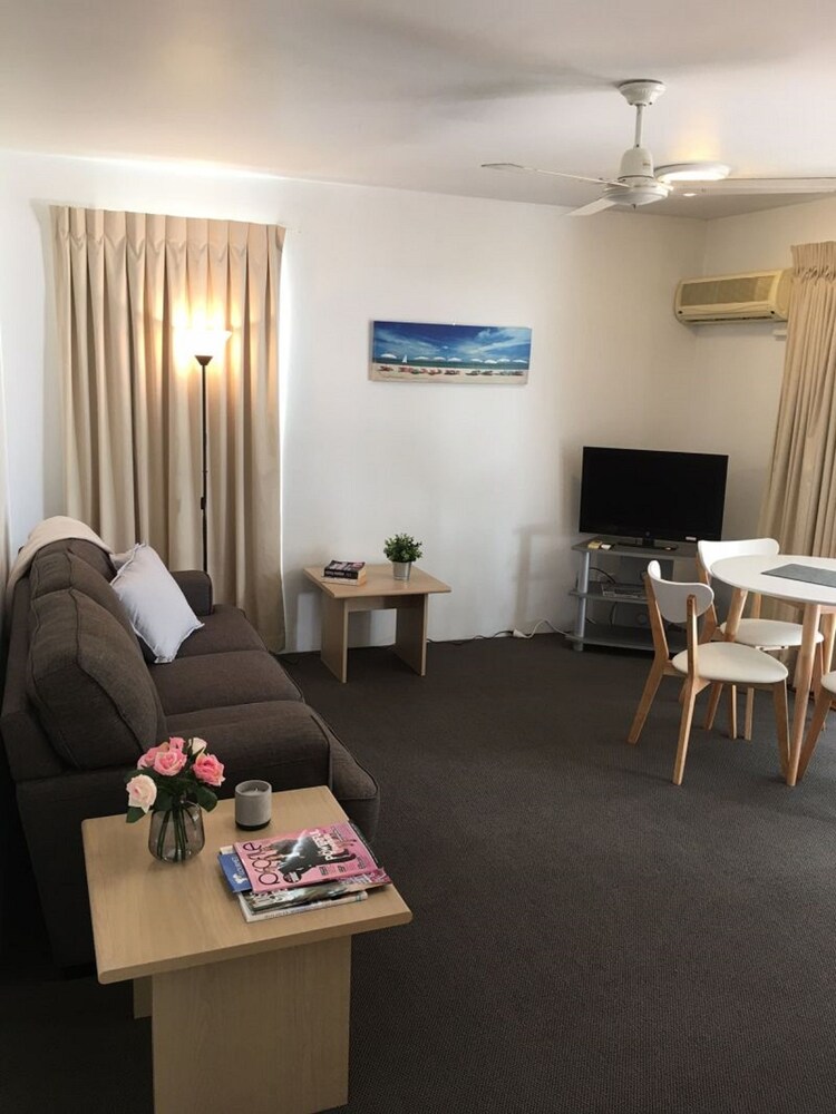 Chez Noosa Resort Motel, Bundaberg Chez Noosa Resort Motel, Bundaberg