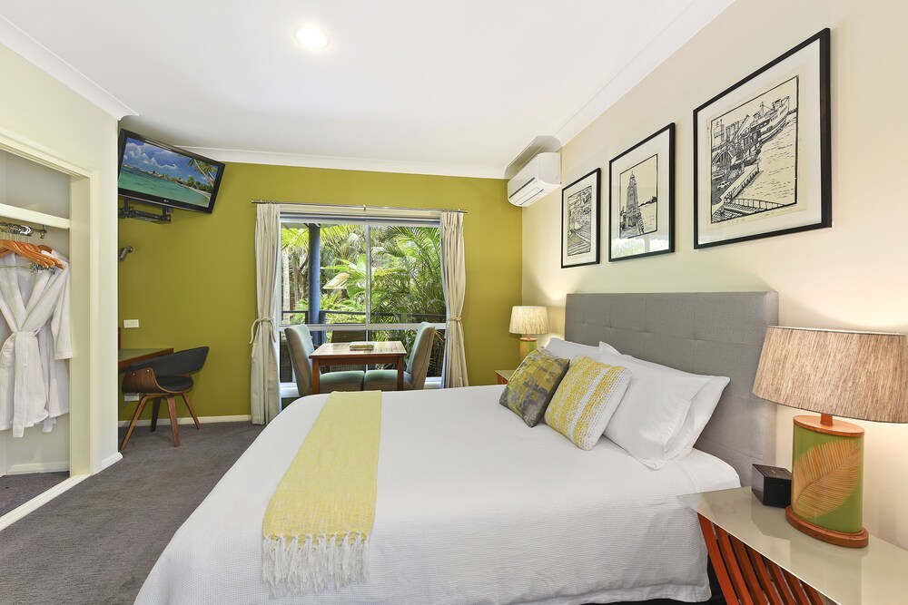 Azura Beach House B&B, Port Macquarie Azura Beach House B&B, Port Macquarie