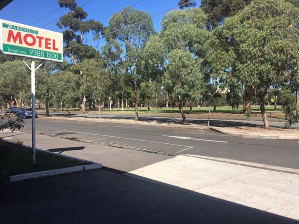 Parkville Motel Parkville Motel