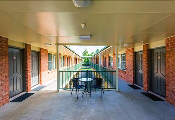 Bent Street Motor Inn, New South Wales Bent Street Motor Inn, New South Wales