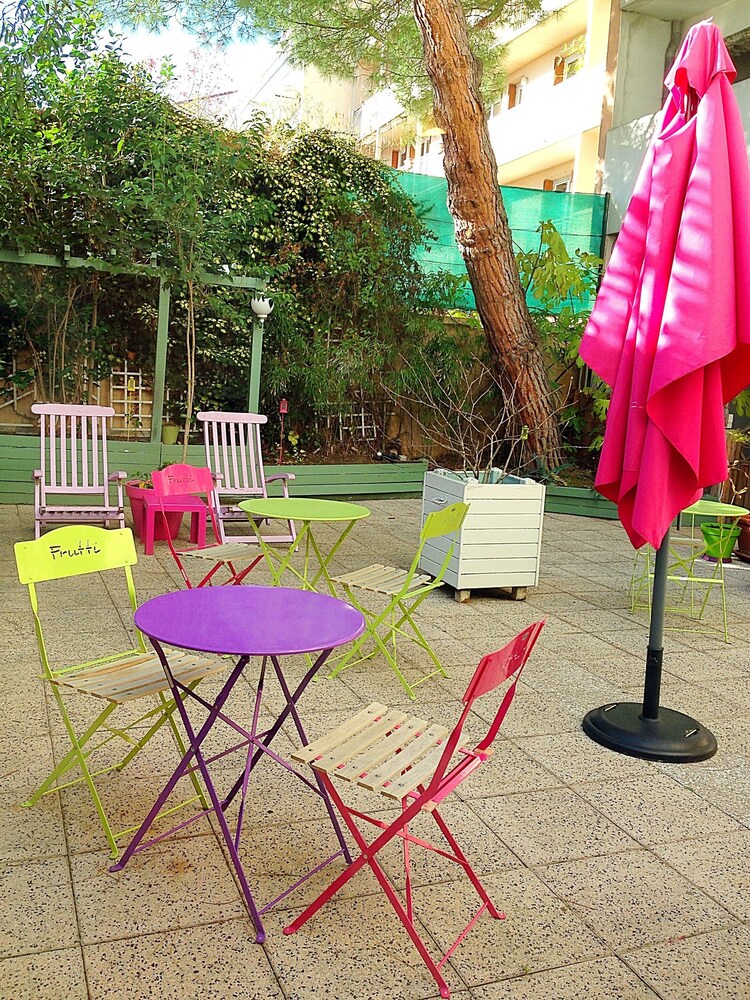 Garden Hotel, Toulouse Garden Hotel, Toulouse