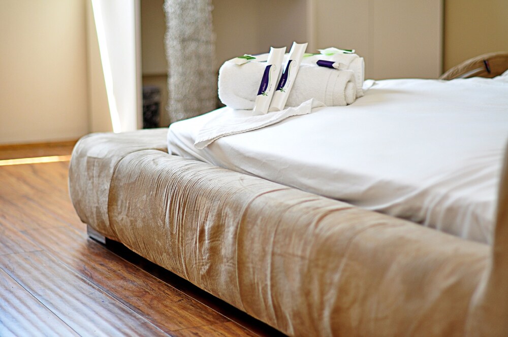Posh Hotel, Sydney Posh Hotel, Sydney