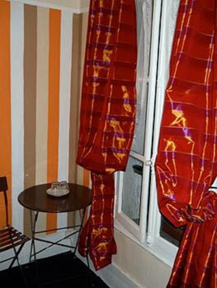 Hotel de Lille - Louvre, Paris Hotel de Lille - Louvre, Paris