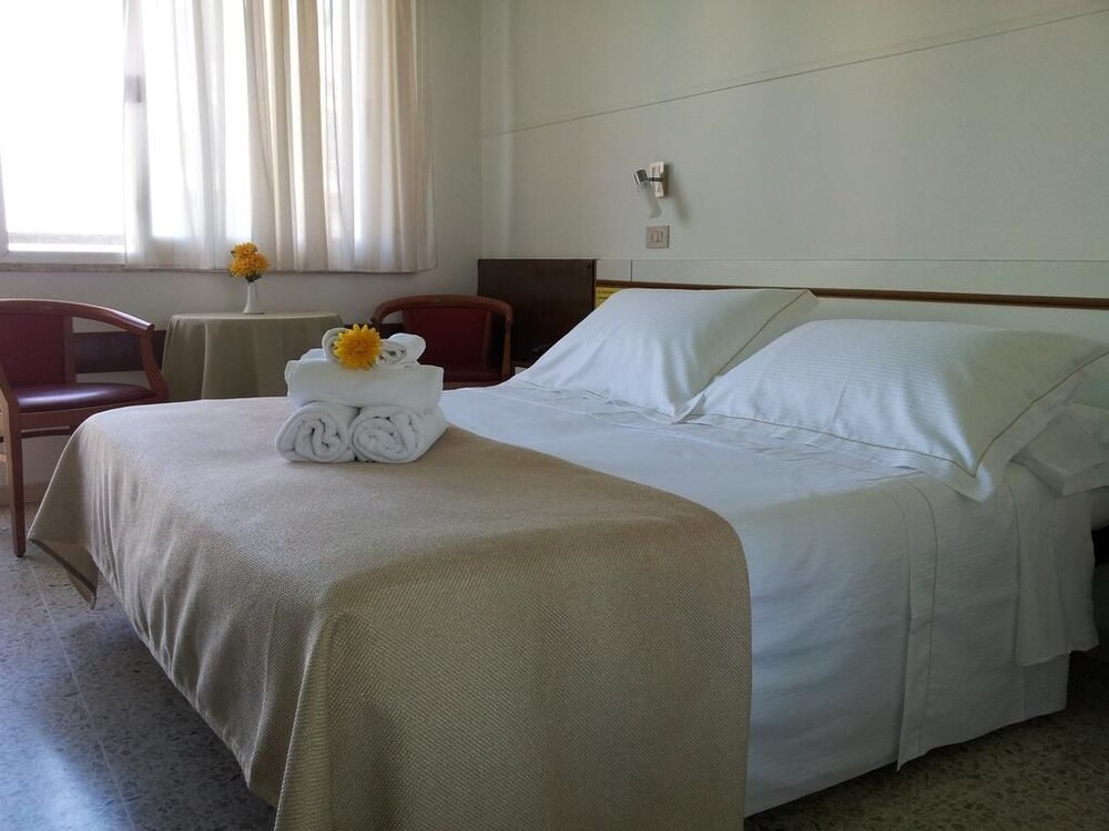 Hotel La Perla, Rimini Hotel La Perla, Rimini