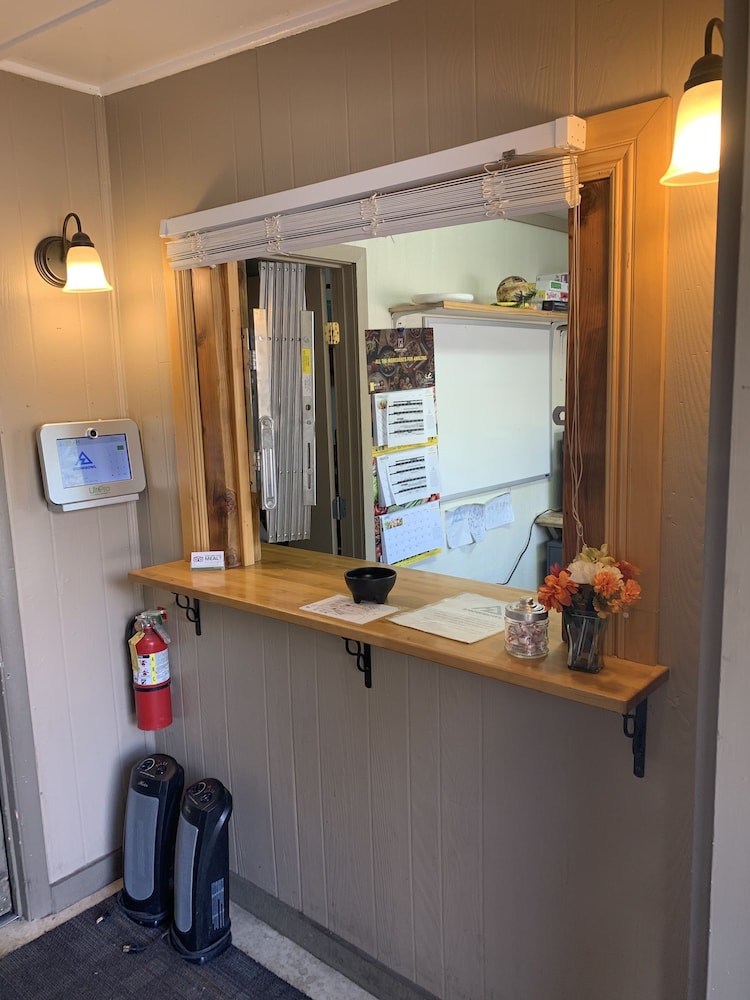 Ski Lift Lodge & Cabins