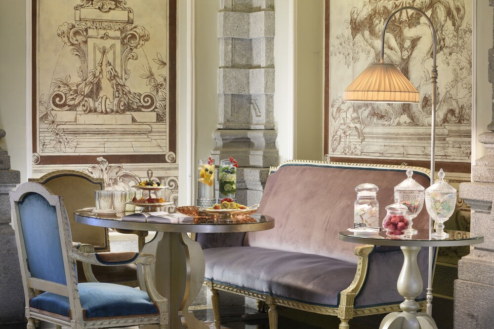 Chateau Monfort, Milan Chateau Monfort, Milan